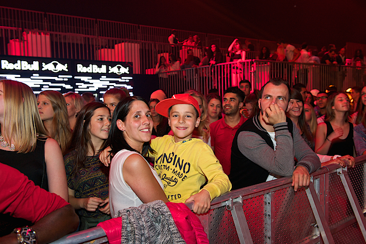 Sfeerbeelden @ Urbanice, picture 66, photographed by James Van Roosbroeck - FrontView Magazine
