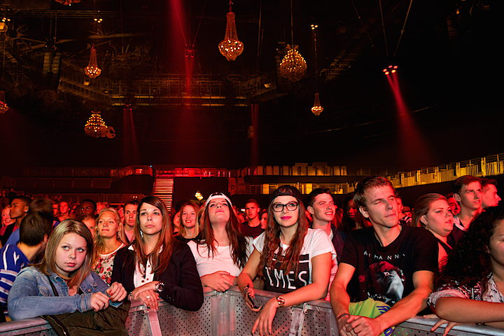 Sfeerbeelden @ Urbanice, picture 73, photographed by James Van Roosbroeck - FrontView Magazine
