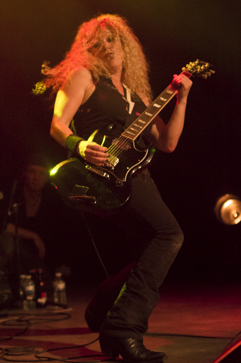 Nashville Pussy @ De Casino, picture 22, photographed by Bert Schevernels - FrontView Magazine
