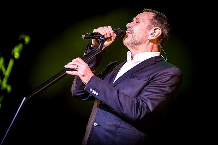 Rob de Nijs @ Lotto Arena, foto 4, foto's door Elke Briers - FrontView Magazine