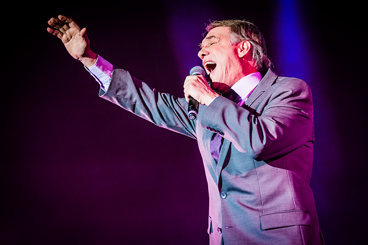 Rob de Nijs @ Lotto Arena, foto 10, foto's door Elke Briers - FrontView Magazine