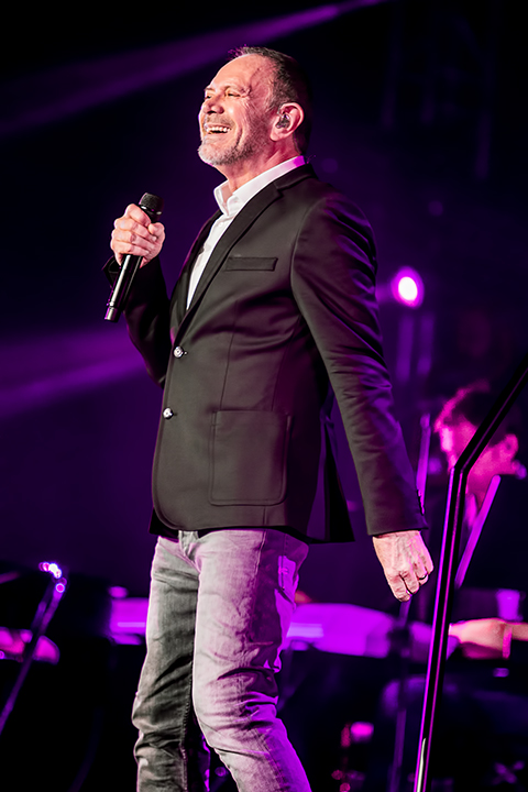 Rob de Nijs @ Lotto Arena, foto 12, foto's door Elke Briers - FrontView Magazine