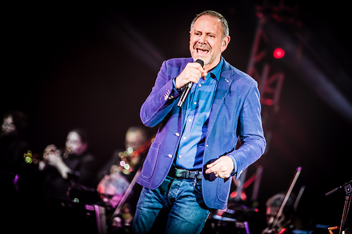 Rob de Nijs @ Lotto Arena, foto 16, foto's door Elke Briers - FrontView Magazine