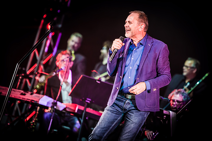 Rob de Nijs @ Lotto Arena, foto 21, foto's door Elke Briers - FrontView Magazine
