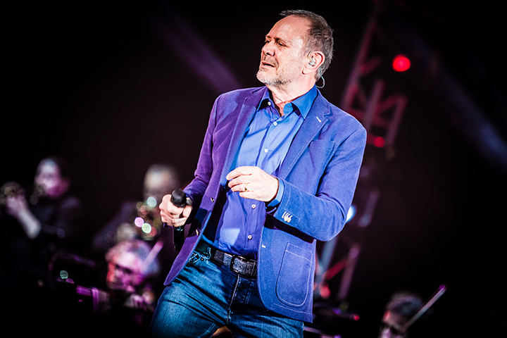 Rob de Nijs @ Lotto Arena, foto 23, foto's door Elke Briers - FrontView Magazine