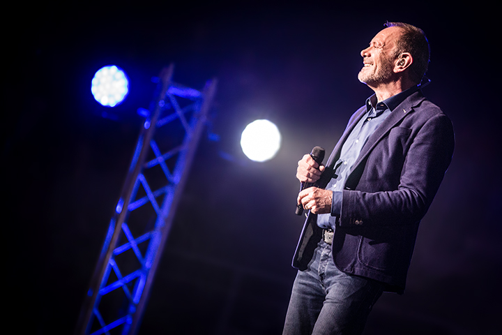 Rob de Nijs @ Lotto Arena, foto 25, foto's door Elke Briers - FrontView Magazine