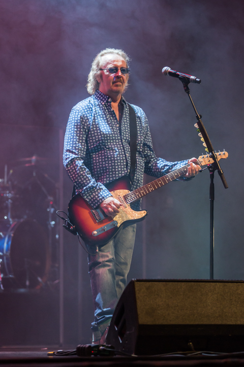 Umberto Tozzi @ Kursaal Oostende, picture 2, photographed by Guy Danneels - FrontView Magazine