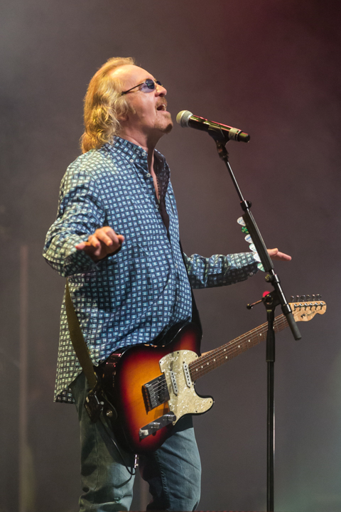 Umberto Tozzi @ Kursaal Oostende, picture 13, photographed by Guy Danneels - FrontView Magazine