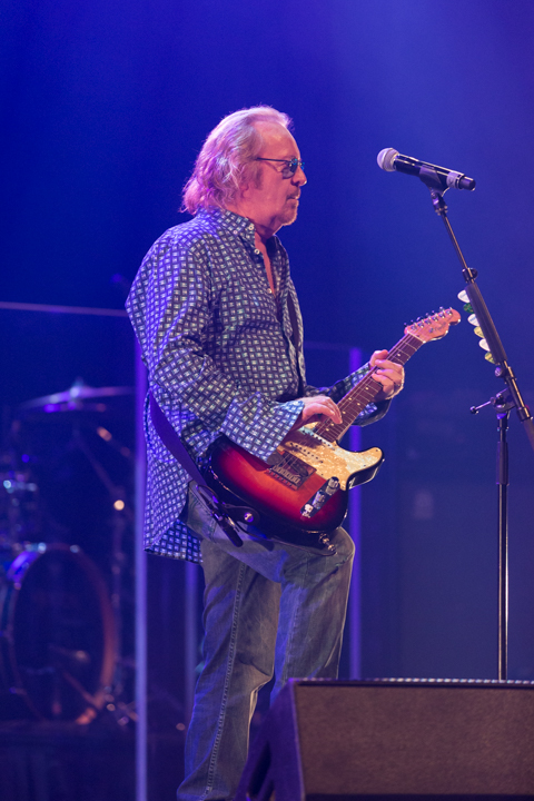 Umberto Tozzi @ Kursaal Oostende, picture 17, photographed by Guy Danneels - FrontView Magazine