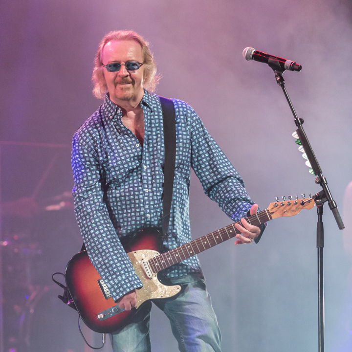Umberto Tozzi @ Kursaal Oostende, picture 29, photographed by Guy Danneels - FrontView Magazine