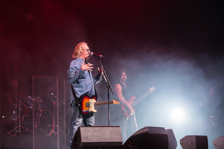 Umberto Tozzi @ Kursaal Oostende, picture 32, photographed by Guy Danneels - FrontView Magazine