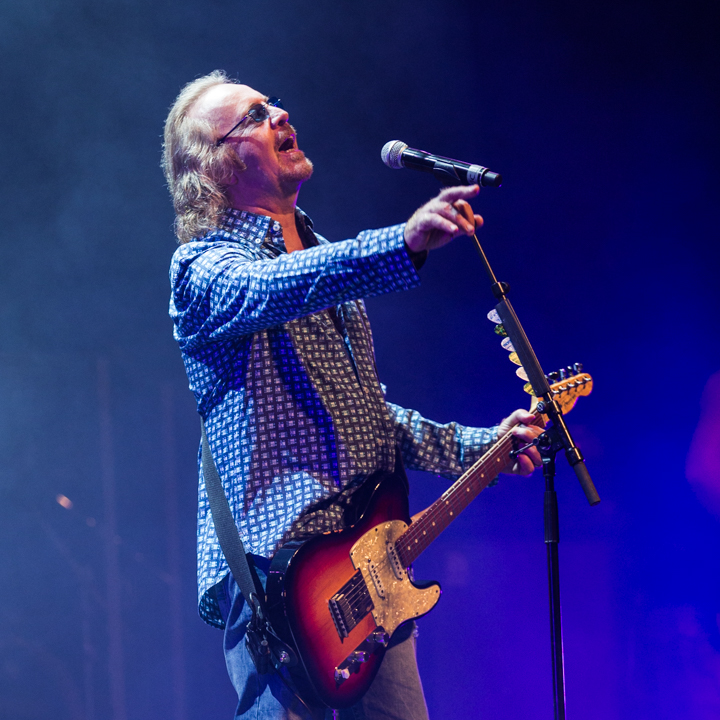 Umberto Tozzi @ Kursaal Oostende, picture 36, photographed by Guy Danneels - FrontView Magazine