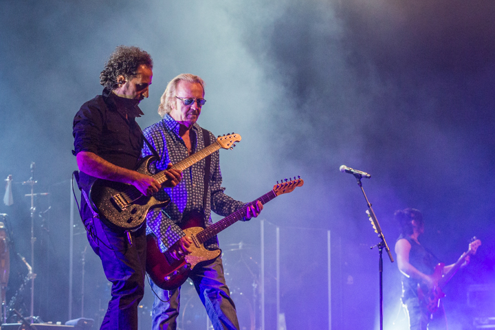 Umberto Tozzi @ Kursaal Oostende, picture 37, photographed by Guy Danneels - FrontView Magazine