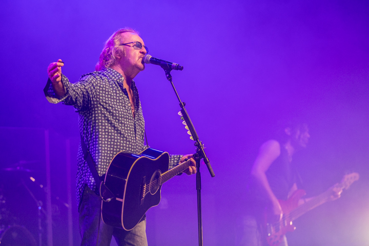 Umberto Tozzi @ Kursaal Oostende, picture 40, photographed by Guy Danneels - FrontView Magazine