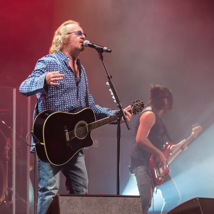 Umberto Tozzi @ Kursaal Oostende, picture 44, photographed by Guy Danneels - FrontView Magazine