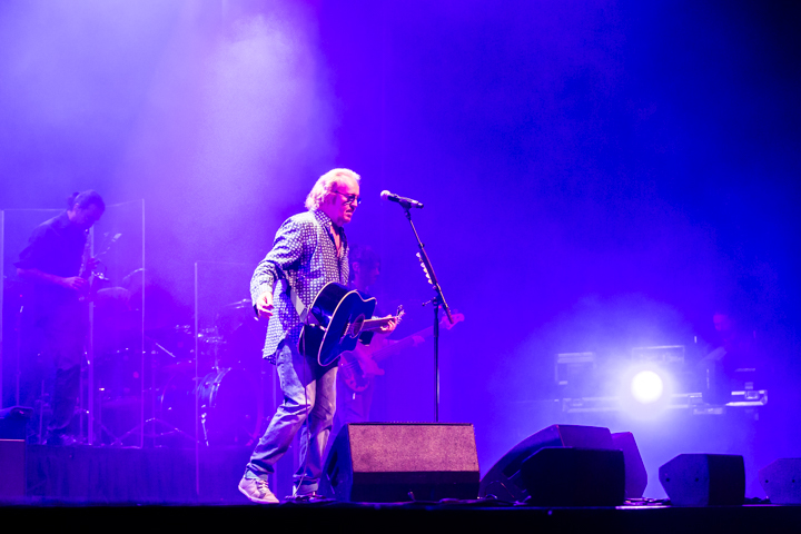 Umberto Tozzi @ Kursaal Oostende, picture 48, photographed by Guy Danneels - FrontView Magazine