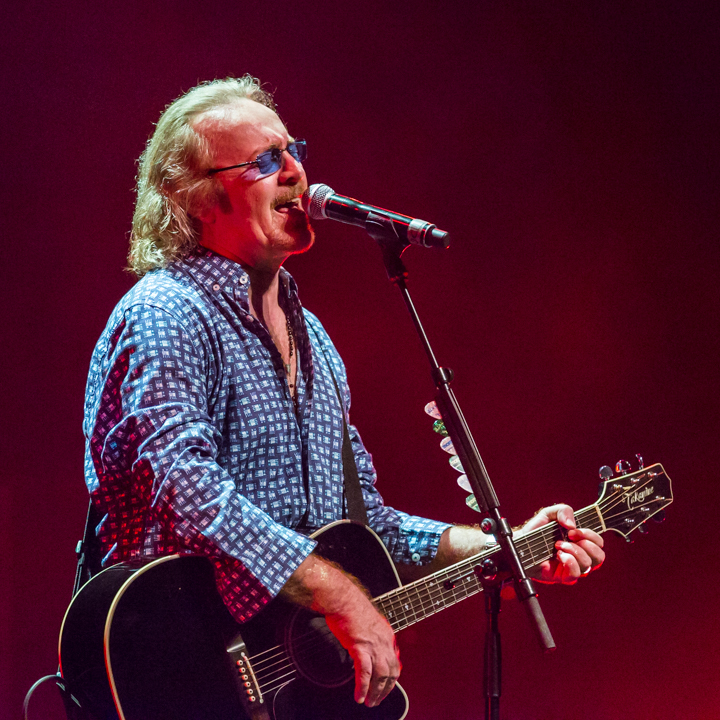 Umberto Tozzi @ Kursaal Oostende, picture 51, photographed by Guy Danneels - FrontView Magazine