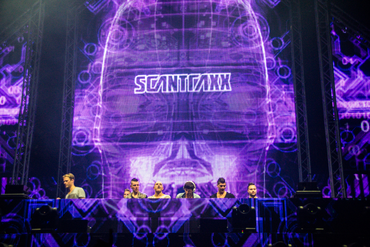 Hard Dance Event Live @ Heineken Music Hall, picture 97, photographed by Tom Van Tongerloo - FrontView Magazine