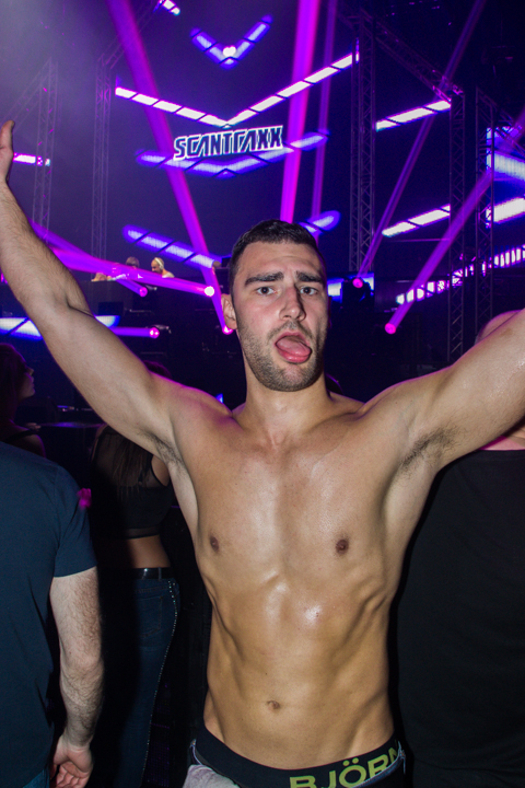 Hard Dance Event Live @ Heineken Music Hall, picture 115, photographed by Tom Van Tongerloo - FrontView Magazine