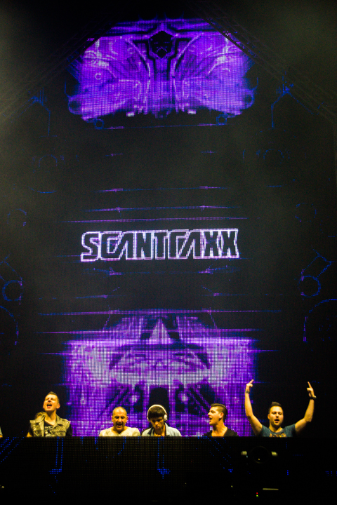 Hard Dance Event Live @ Heineken Music Hall, picture 121, photographed by Tom Van Tongerloo - FrontView Magazine