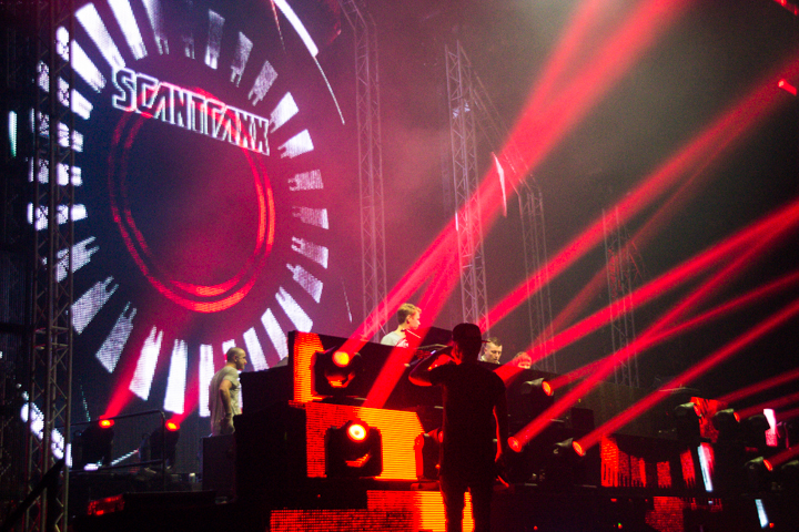 Hard Dance Event Live @ Heineken Music Hall, picture 127, photographed by Tom Van Tongerloo - FrontView Magazine