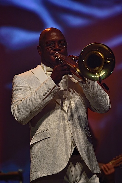 Orquesta Buena Vista Social Club ® ‘Adios Tour’ @ Ancienne Belgique, picture 1, photographed by Wim Patry - FrontView Magazine