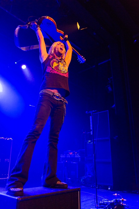 Black Stone Cherry @ Trix, picture 35, photographed by Edwin Houdevelt - FrontView Magazine