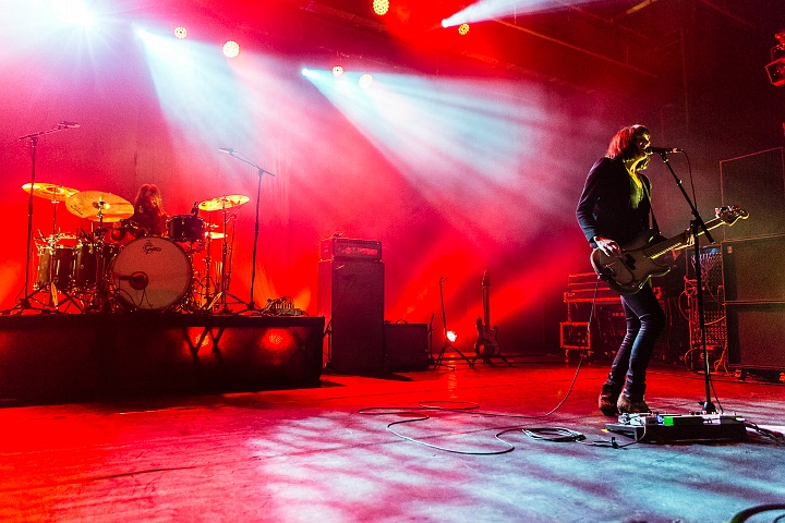 Band Of Skulls @ Trix, picture 14, photographed by Edwin Houdevelt - FrontView Magazine