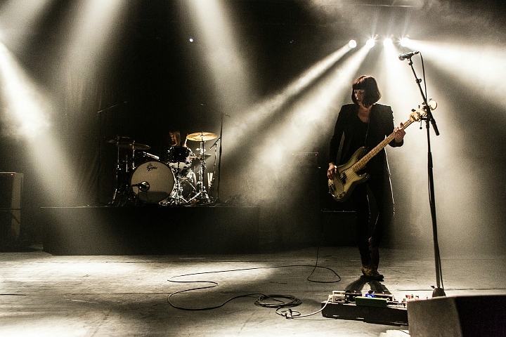 Band Of Skulls @ Trix, picture 18, photographed by Edwin Houdevelt - FrontView Magazine