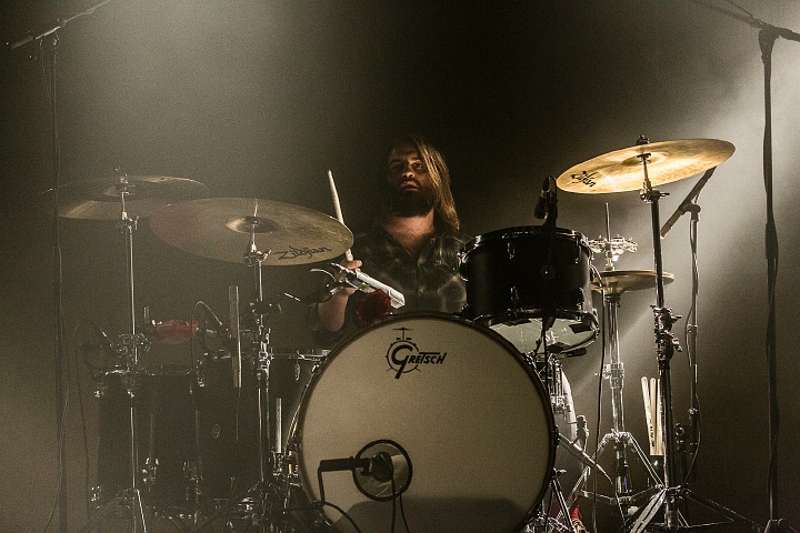 Band Of Skulls @ Trix, picture 21, photographed by Edwin Houdevelt - FrontView Magazine