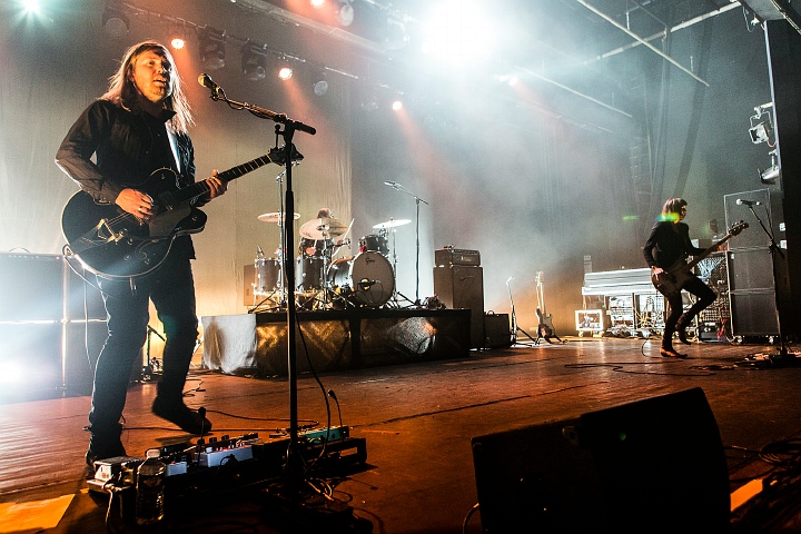 Band Of Skulls @ Trix, picture 30, photographed by Edwin Houdevelt - FrontView Magazine