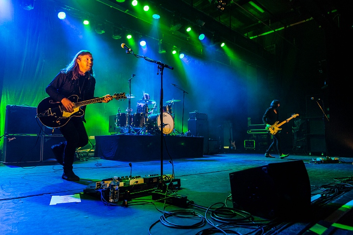 Band Of Skulls @ Trix, picture 36, photographed by Edwin Houdevelt - FrontView Magazine
