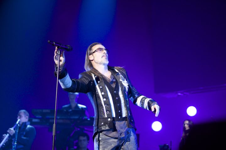 Florent Pagny @ Vorst Nationaal, picture 4, photographed by Pascal Liagre - FrontView Magazine