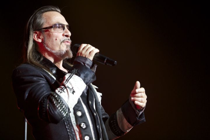 Florent Pagny @ Vorst Nationaal, picture 12, photographed by Pascal Liagre - FrontView Magazine