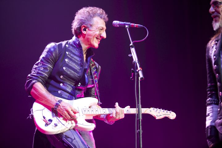 Florent Pagny @ Vorst Nationaal, picture 16, photographed by Pascal Liagre - FrontView Magazine