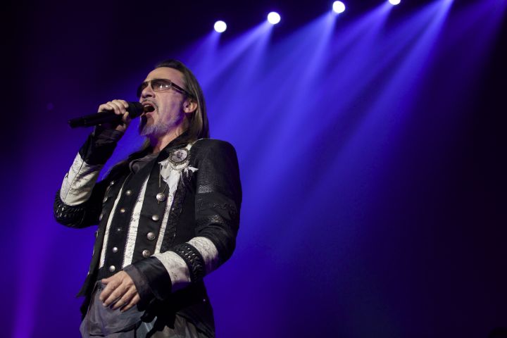 Florent Pagny @ Vorst Nationaal, picture 19, photographed by Pascal Liagre - FrontView Magazine