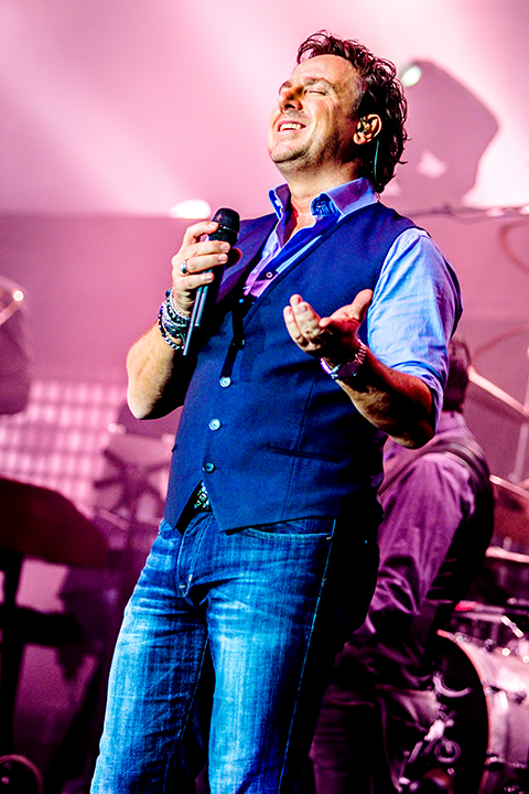 Marco Borsato - Duizend Spiegels Tour @ Ethias Theater, foto 7, foto's door Elke Briers - FrontView Magazine