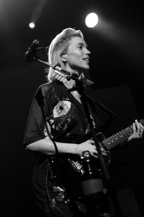 St Vincent @ TRIX, picture 7, photographed by Walter Grimm - FrontView Magazine