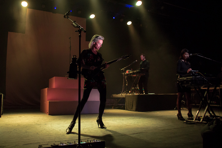 St Vincent @ TRIX, picture 8, photographed by Walter Grimm - FrontView Magazine
