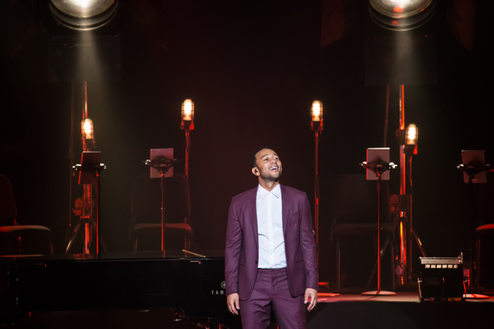 John Legend @ Vorst Nationaal, picture 1, photographed by Dorien Goetschalckx - FrontView Magazine