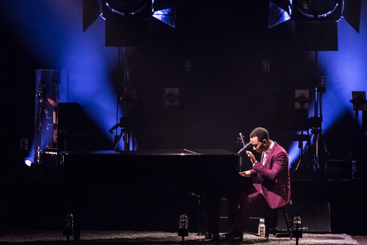 John Legend @ Vorst Nationaal, picture 8, photographed by Dorien Goetschalckx - FrontView Magazine