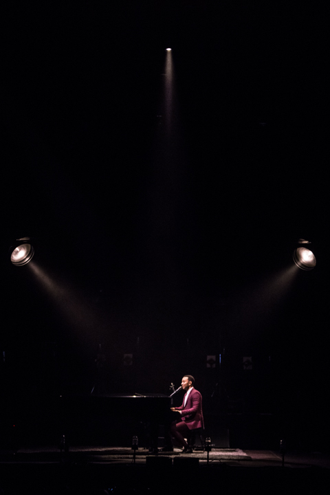 John Legend @ Vorst Nationaal, picture 9, photographed by Dorien Goetschalckx - FrontView Magazine