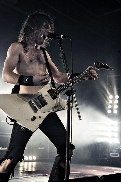 Airbourne @ Trix, picture 7, photographed by Jef Peeters - FrontView Magazine