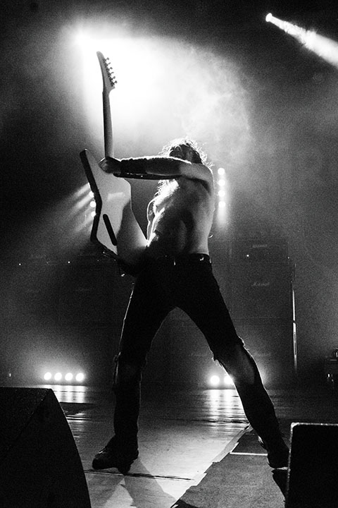 Airbourne @ Trix, picture 14, photographed by Jef Peeters - FrontView Magazine