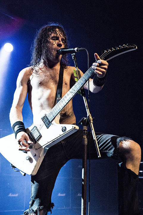 Airbourne @ Trix, picture 15, photographed by Jef Peeters - FrontView Magazine