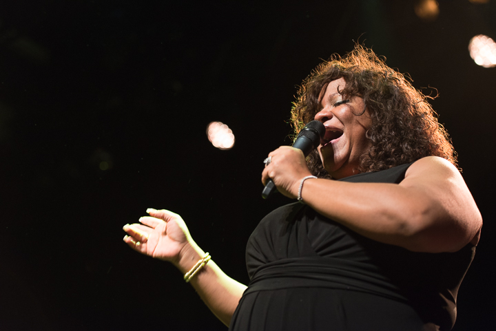Sharon Jones & The Dap-Kings @ Het Depot, picture 1, photographed by Jan van Hecke - FrontView Magazine