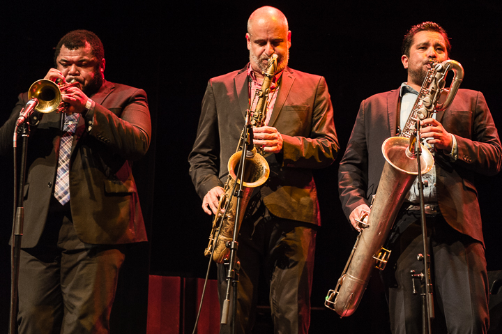 Sharon Jones & The Dap-Kings @ Het Depot, picture 13, photographed by Jan van Hecke - FrontView Magazine