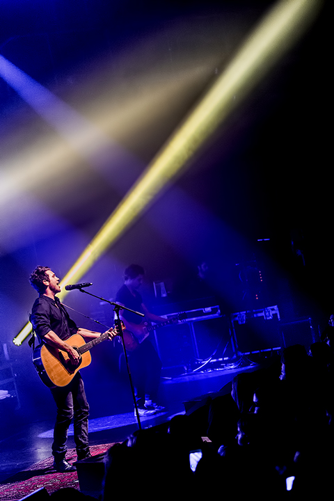 Bastian Baker @ Koninklijk Circus, picture 3, photographed by Elke Briers - FrontView Magazine