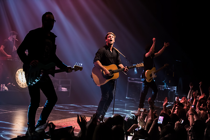 Bastian Baker @ Koninklijk Circus, picture 7, photographed by Elke Briers - FrontView Magazine