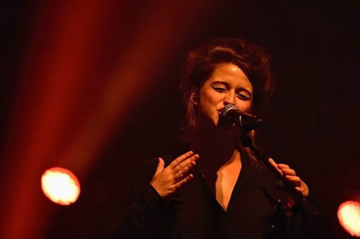 Selah Sue @ Ancienne Belgique, picture 6, photographed by Wim Patry - FrontView Magazine